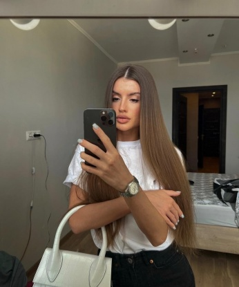 💋 Живу в Москве, где наша встреча станет незабываемым событием. Со мной ты окунешься в мир наслаждения и расслабления. Мои услуги разнообразны: классический и эротический массаж, фетиш, ролевые игры и многое другое. На фото ты можешь увидеть мои нежные формы, которые будут дарить тебе удовольствие. Мои клиенты обладают лишь самыми положительными откликами - я умею слушать, понимать и удовлетворять. Позволь себе расслабиться в сотрясающей встрече со мной! 💖 Надежда
